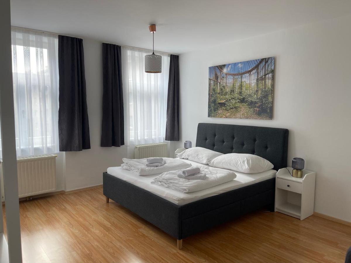 Peaceful Apartment For 4 Виена Екстериор снимка